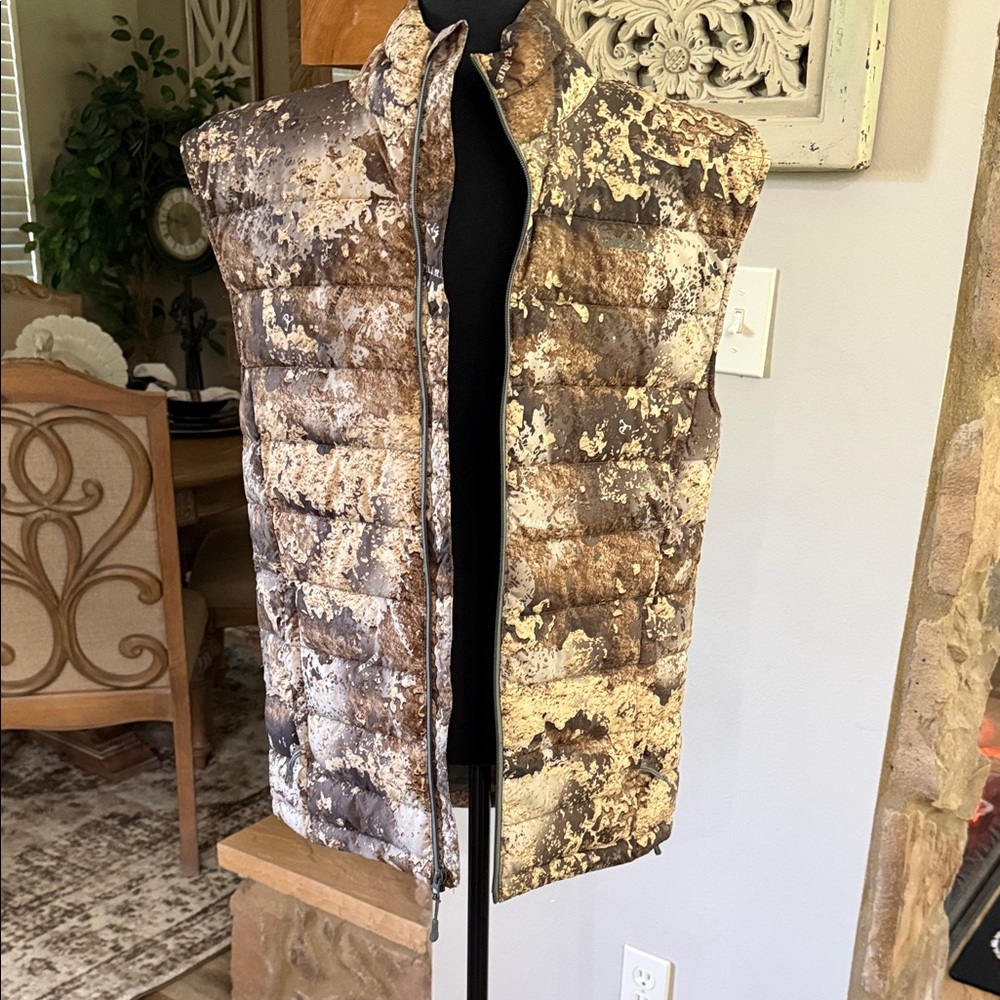 Cabela's Earth Tone Camouflage Puffer Vest